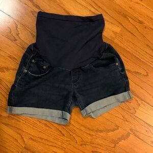 American star Size MEDIUM Maternity denim shorts